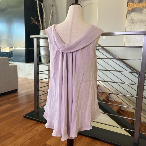 L’AGENCE Scoop Neck Sleeveless Blouse in pretty Lavender - Picture 8 of 15